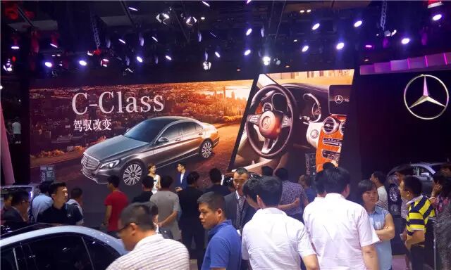 深港澳车展：豪车跟LED显示屏更配哦