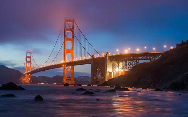 ▲ 现实中的金门大桥（Golden Gate Bridge）
