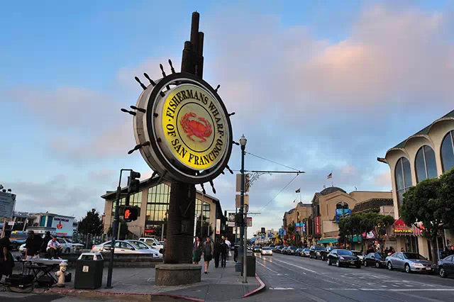 ▲ 現(xiàn)實(shí)中的漁人碼頭（Fisherman's Wharf）