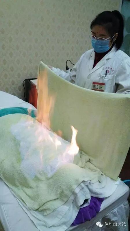 火疗治手部祛寒，足部活血