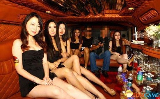 2014游戲圈有多忙?襲胸、直播、還割腕……,互聯(lián)網(wǎng)的一些事