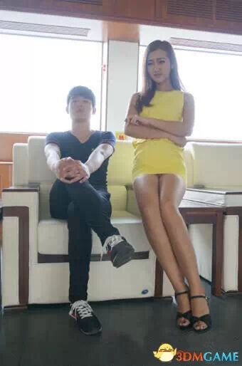 2014游戲圈有多忙?襲胸、直播、還割腕……,互聯(lián)網(wǎng)的一些事