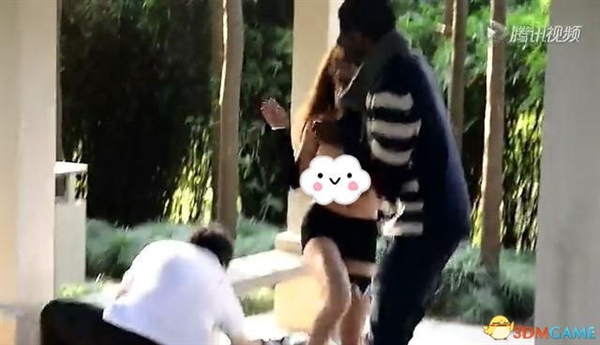 2014游戲圈有多忙?襲胸、直播、還割腕……,互聯(lián)網(wǎng)的一些事