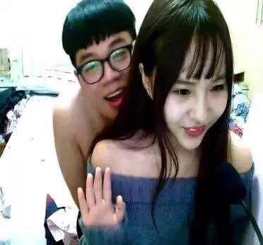 2014游戲圈有多忙?襲胸、直播、還割腕……,互聯(lián)網(wǎng)的一些事