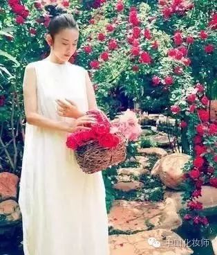 杨丽萍和刘晓庆:一个生在古代一个活在现代