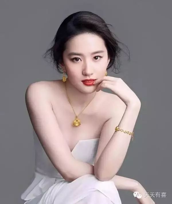 刘亦菲去巴黎醉翁之意不在酒,意在美翻所有人啊!