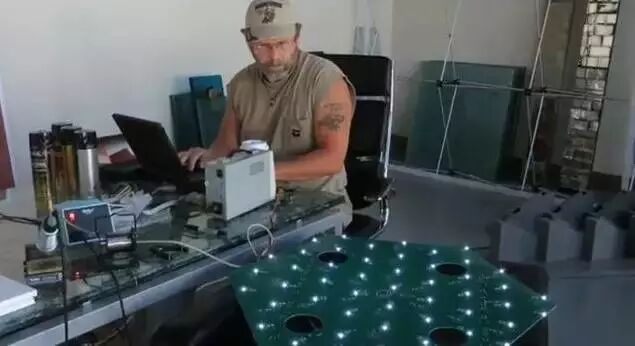 他们花了10年时间，就为了实现脑洞！