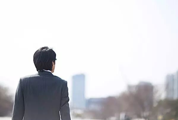 是输给了新生活，还是输给了自己？