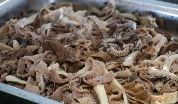 毛肚掺甲醛、生产假红牛:陕西公布10起重大食品安全违法案件
