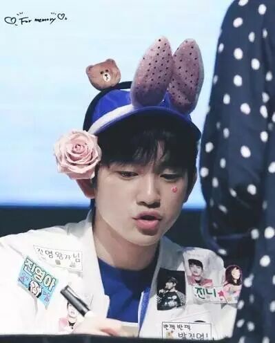 #Junior.朴珍荣# 配上可爱的发箍真的萌萌哒啊[爱你]