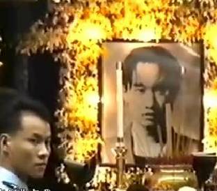 李小龙,黄家驹震撼葬礼场面