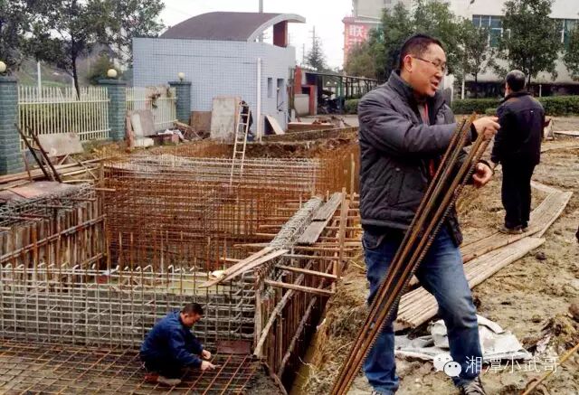 在建的污水处理池