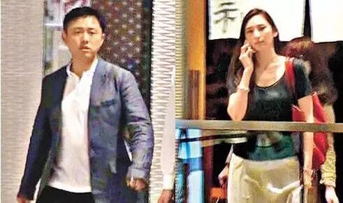 吴佩慈二胎儿子正面照曝光 为纪念过世爱犬取名＂汉斯＂-怀孕期