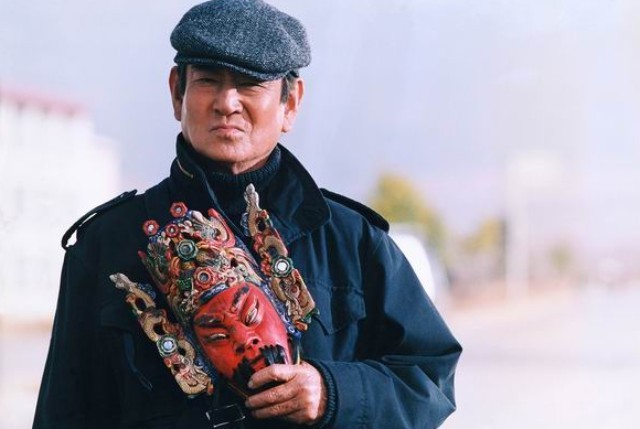 高仓健因病去世 享年83岁