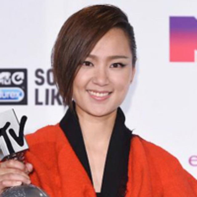 周笔畅唱而优则写 新书内容独家首度曝光