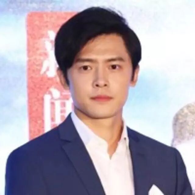 付辛博否认＂多角恋＂:颖儿只是朋友,有些女生真不认识