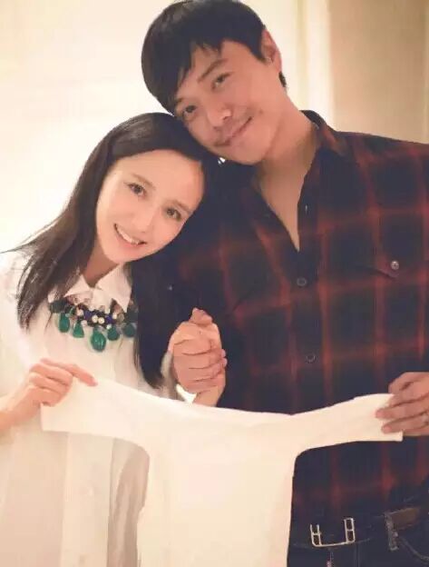 佟丽娅宣布怀孕,陈思诚头顶验孕棒自我调侃-怀孕期