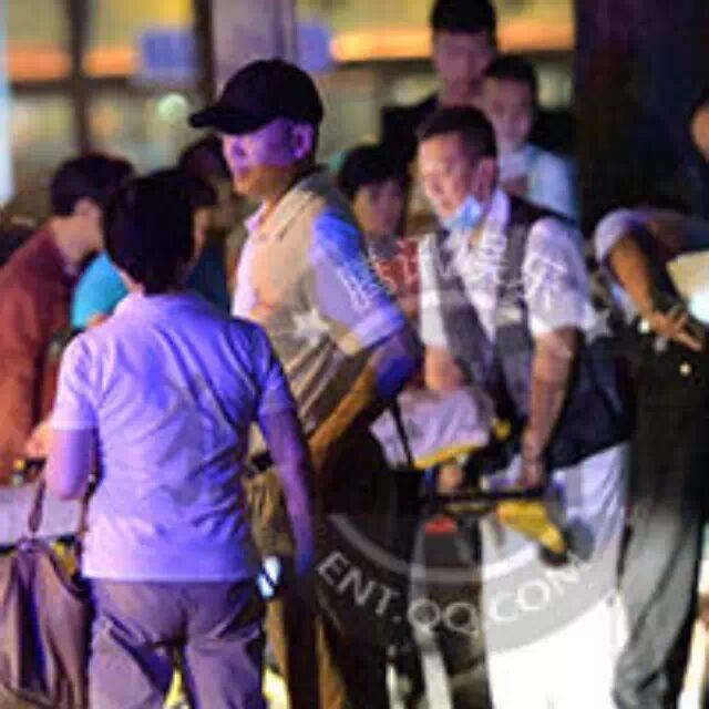 郭达夫妇驾车撞伤人 报警后将伤者送医