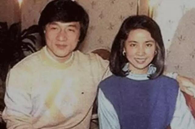 成龙:曾以为林凤娇嫁我是图钱 现在想起来很幼稚