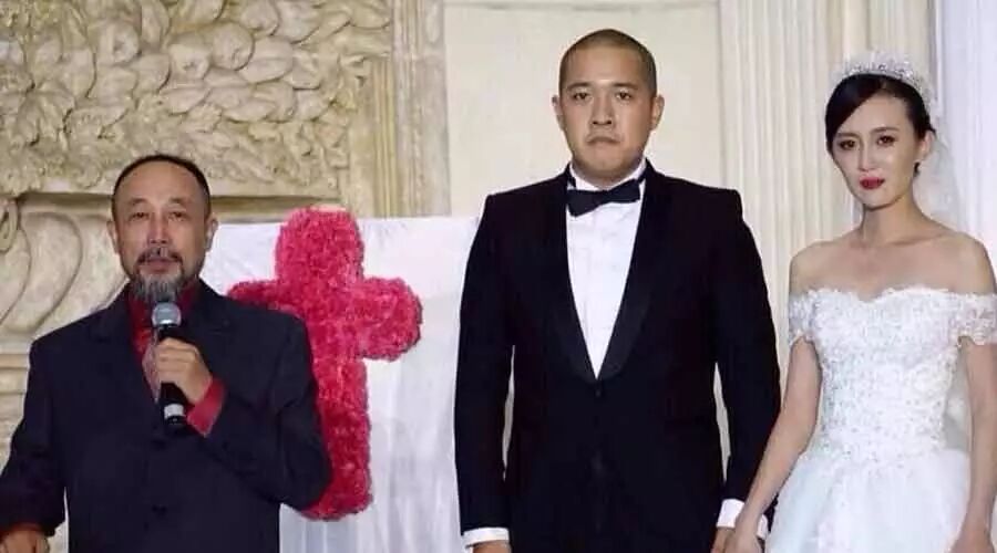 吕丽萍儿子大婚 继父主婚