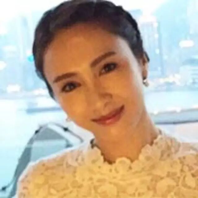 黎姿过44岁生日,女神还是那么美