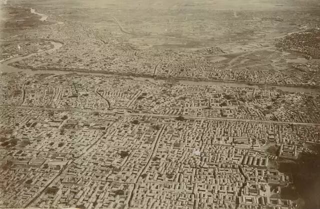 天津较早的航拍看 115年前拍的老城里