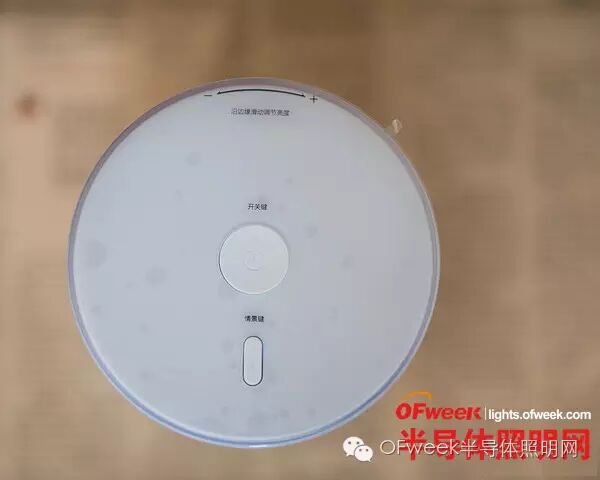 小米灯厂Yeelight的智能床头灯、灯泡、台灯等四款产品对比评测