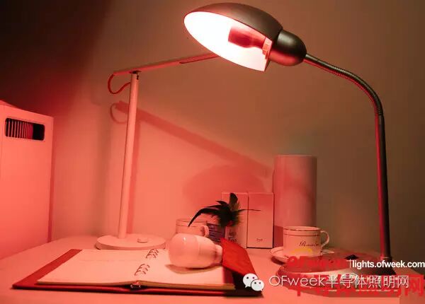 小米灯厂Yeelight的智能床头灯、灯泡、台灯等四款产品对比评测