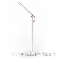 小米灯厂Yeelight的智能床头灯、灯泡、台灯等四款产品对比评测