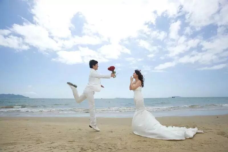 【古摄影】婚纱照男猪脚如何做好鲜花中的