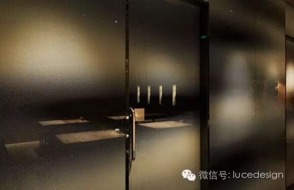 【慢走】一面清流的木格栅瀑布！