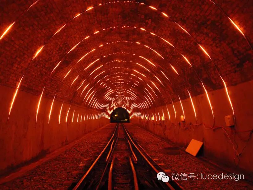 时光隧道，去所有梦里出现过的地方！