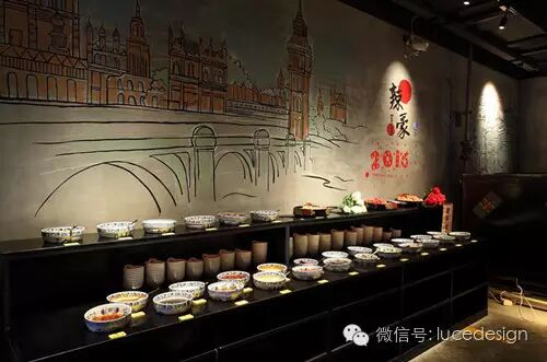 餐厅里的工业风