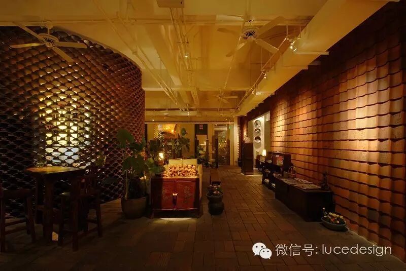 在光下自由的呼吸