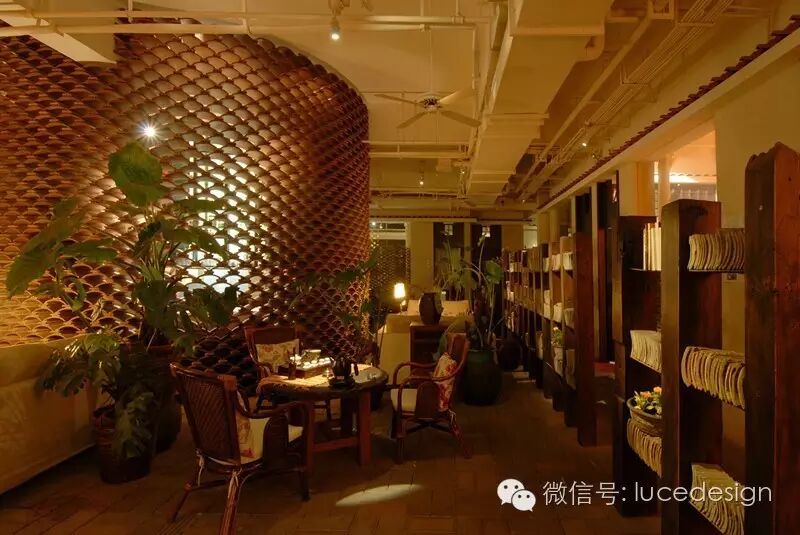 在光下自由的呼吸