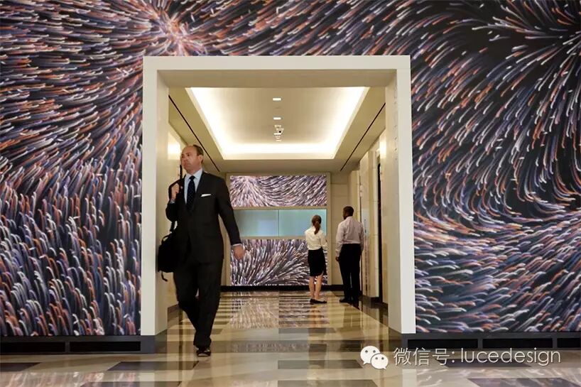 【最设计】巨型动作感应播放装置，移动的画面！