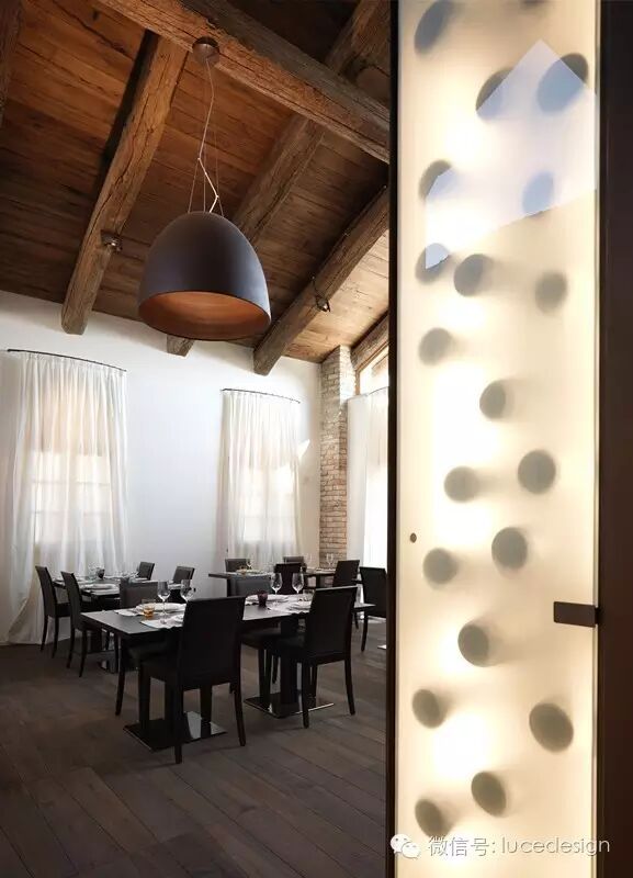 绿色的酒店照明、水景与能源