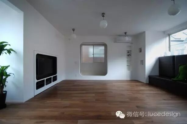 玩儿疯！一座由一个滑梯连接整个三层楼的住宅（乐园）！