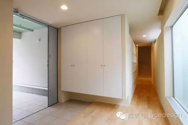 玩儿疯！一座由一个滑梯连接整个三层楼的住宅（乐园）！