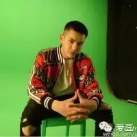 吴亦凡任2016超女代言人 花絮照帅气有型