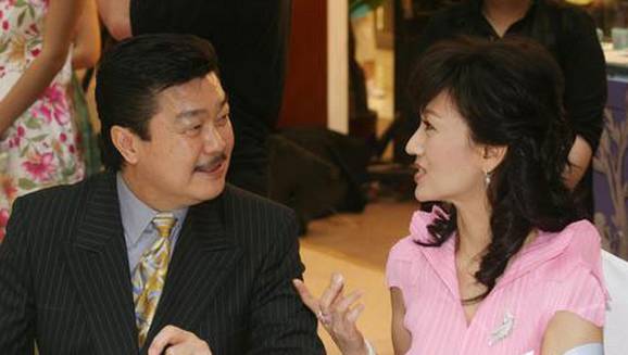 网 公众号文章 正文 离婚三年后,收拾好心情的赵雅芝和黄锦燊结婚