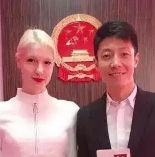 央视名人撒贝宁结婚!旧爱章子怡说....