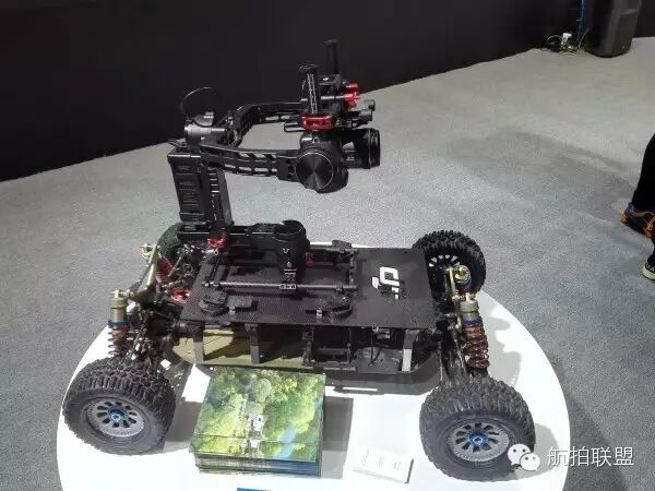 【聚焦】BIRTV2015影视设备展上的航拍器材