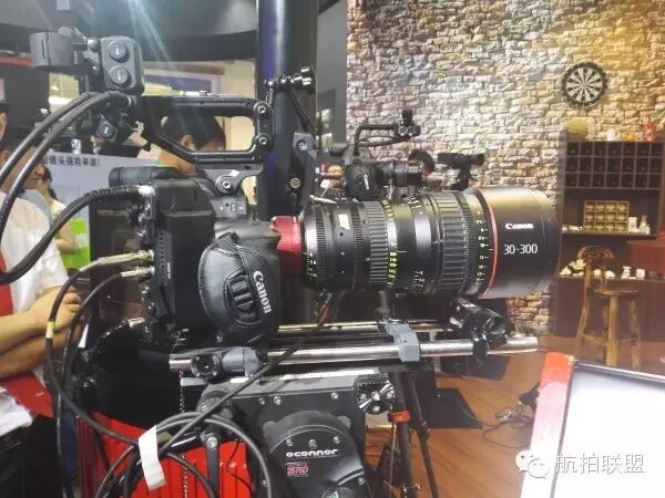 【聚焦】BIRTV2015影视设备展上的航拍器材