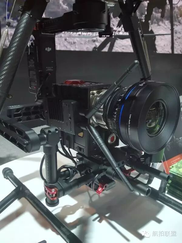 【聚焦】BIRTV2015影视设备展上的航拍器材