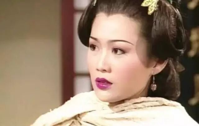 她曾是古装女神,被古天乐和陈小春“追”,如今46岁素颜...