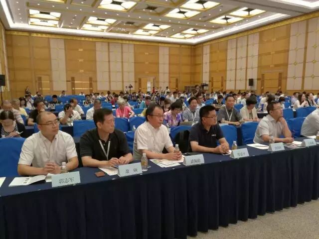 这两天都在转的一个论坛，到底什么来头？