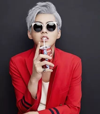 吴亦凡、迪丽热巴、李易峰....都不止人手一件了,你还在看...