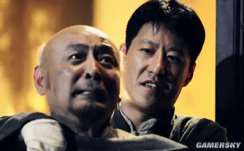 逗我?逗我也不笑..... 大河报