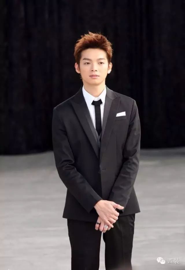 男神范就看辰亦儒穿西装